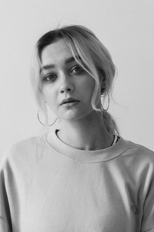 b/w portrait of Vika Henderson