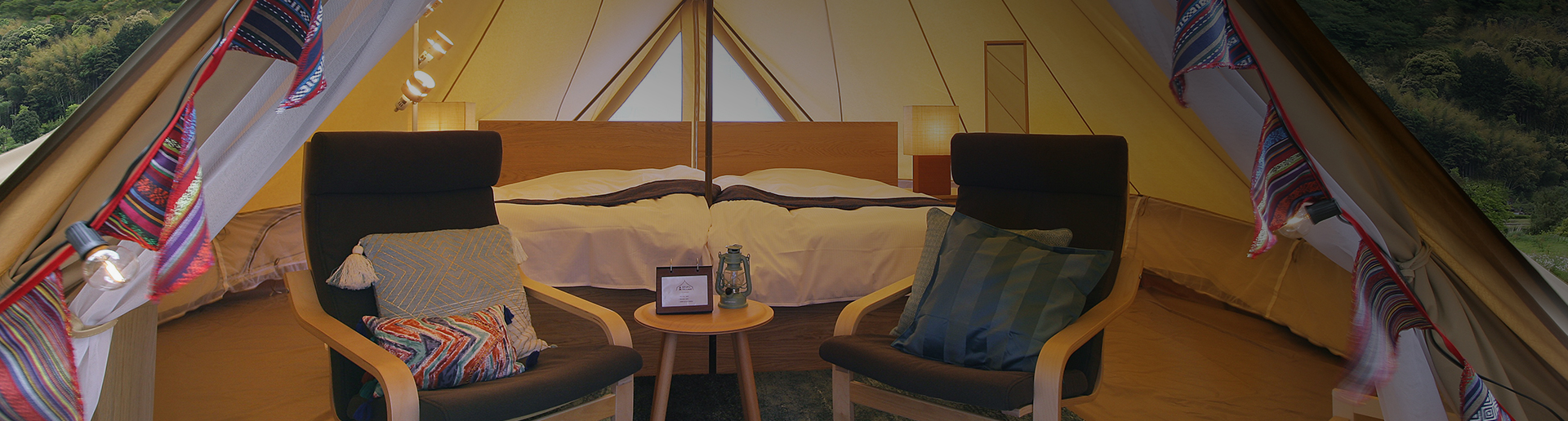 大きいテントの中